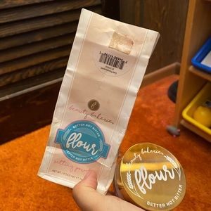 Beauty bakery setting powder